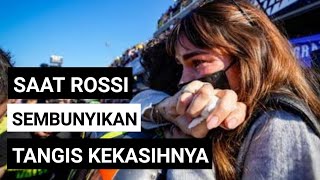 So Sweet!!! Saat Rossi Sembunyikan Tangisan Franscesca Sofianovello di Perpisahan MotoGP Valencia