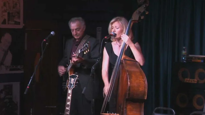 Les Paul's Trio featuring Nicki Parrott - Autumn L...