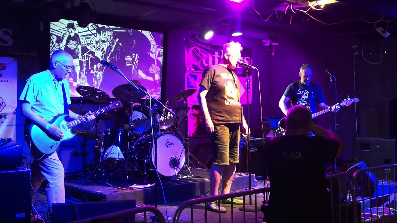 Phil Murray And The Boys From Bury - Bury Girl - Cutlers Arms - Rotherham - 16/08/26 - 4K