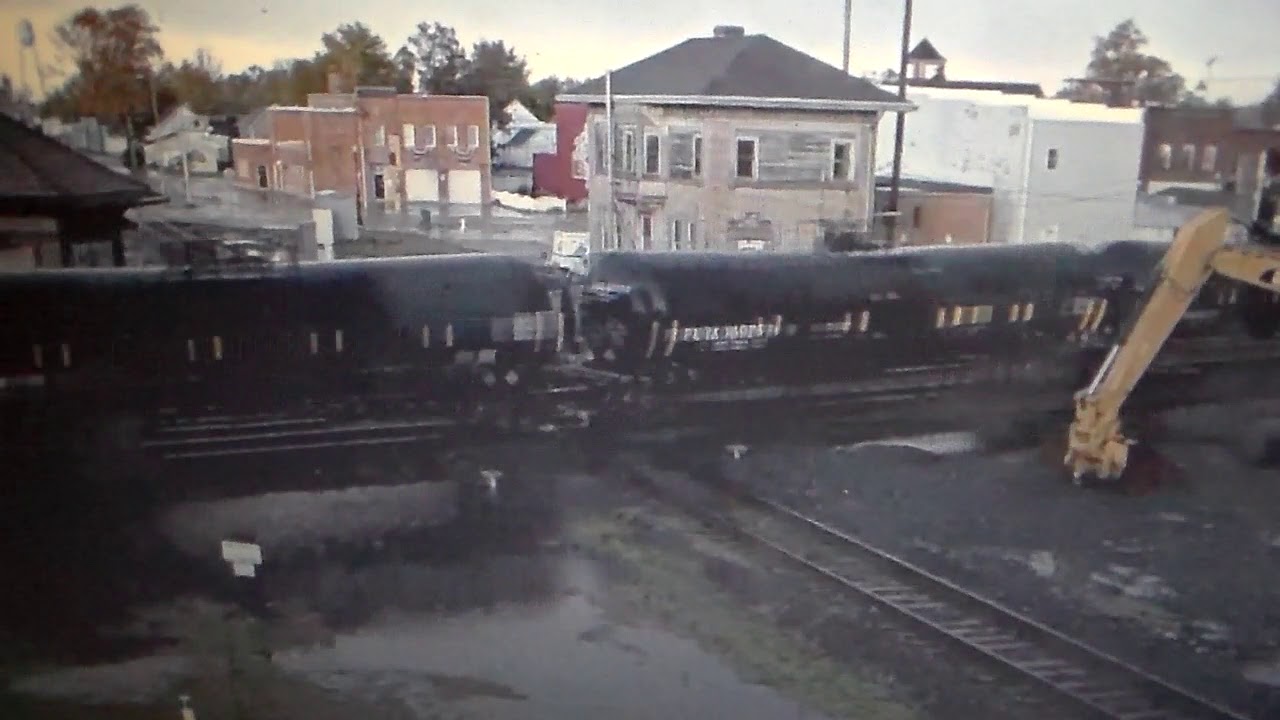 Deshler, OH webcam with this UP bomb train YouTube