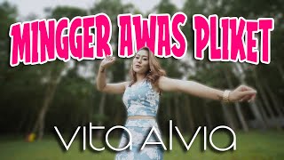 Vita Alvia - Minggir Awas Pliket | Remix Slow Full Bass ( Video)