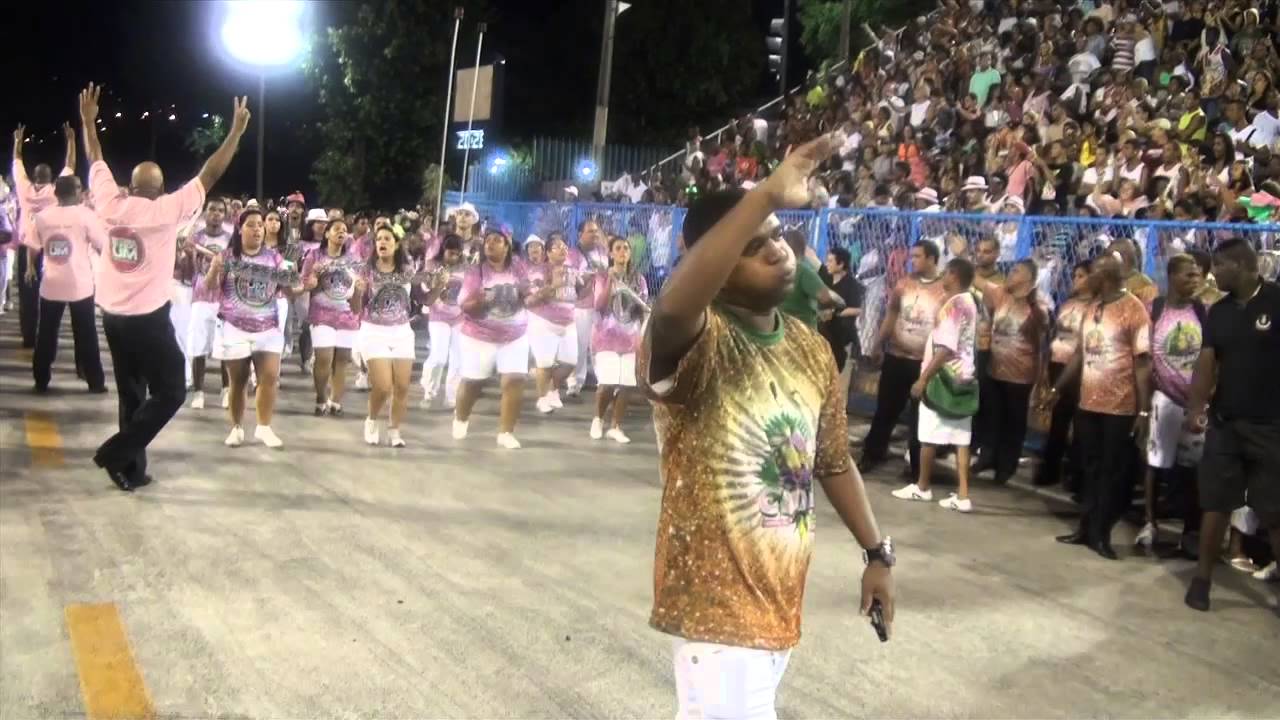 As duas Baterias da Mangueira se apresentam pela primeira vez, Nao perca!