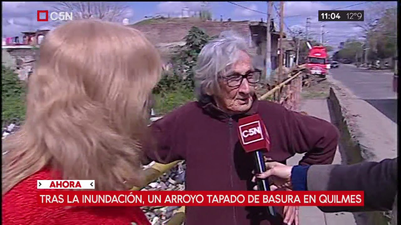 Tras la inundación, un arroyo quedó tapado de basura en Quilmes