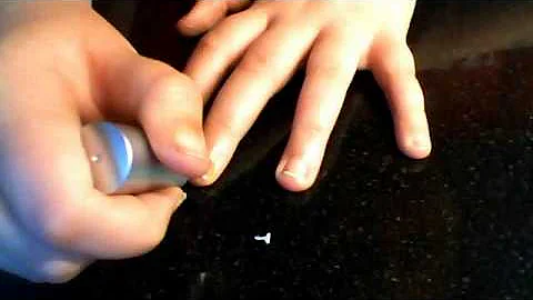 HOW TO PAINT YOUR NAILS PERFECTLY