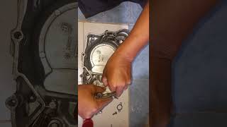 Tutorial pemasangan pompa oli motor rx king tahun lama 1983 - 1995 di bak kalter