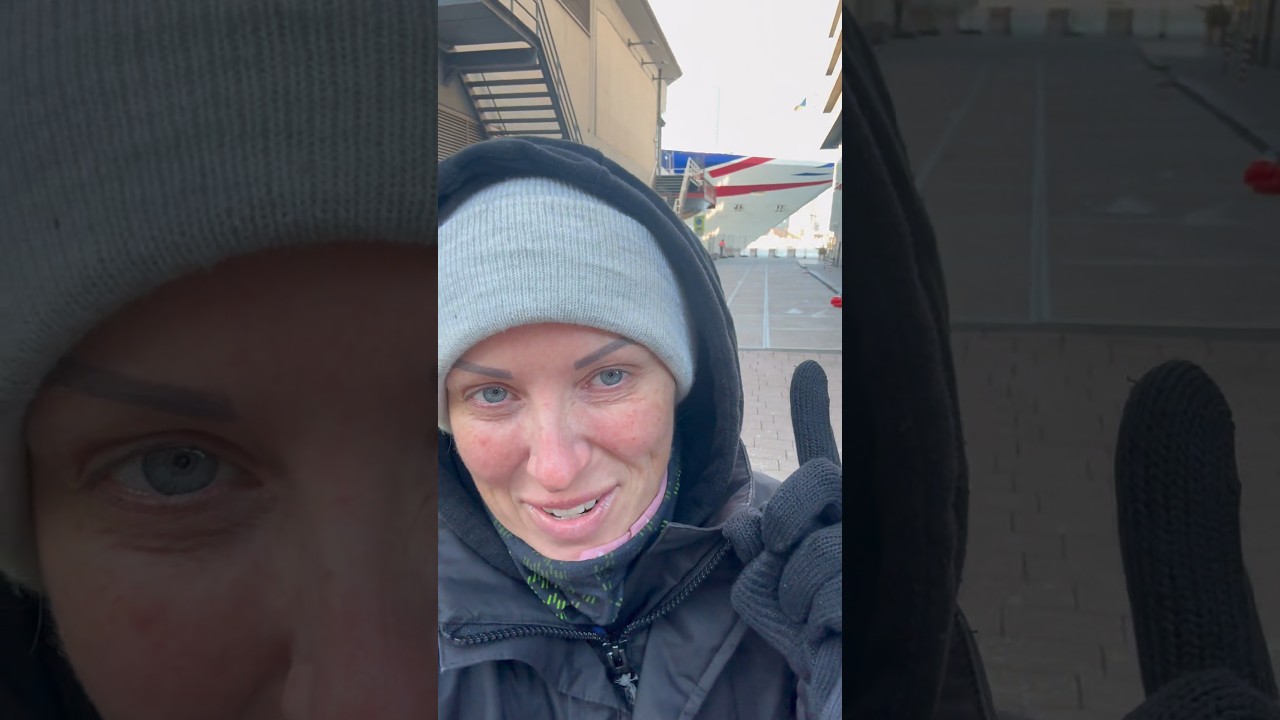 A very quick -4 walk out in Rotterdam. Just 2.5miles today as the wind chill was 🥶 #travel