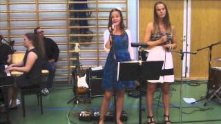 Video thumbnail of "Hieno Maailma Janette & Janika Ahola"