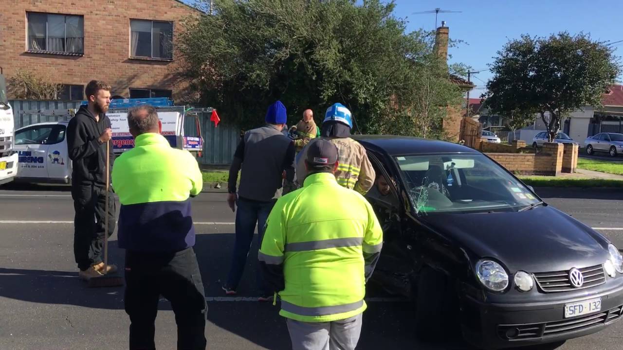 Car accident in Preston Melbourne 2016 YouTube