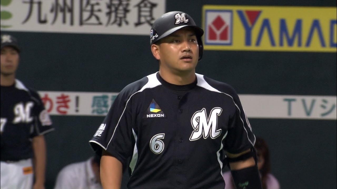 危ない！井口の顔付近へボールが一直線！ 2013.08.07 H-M - YouTube