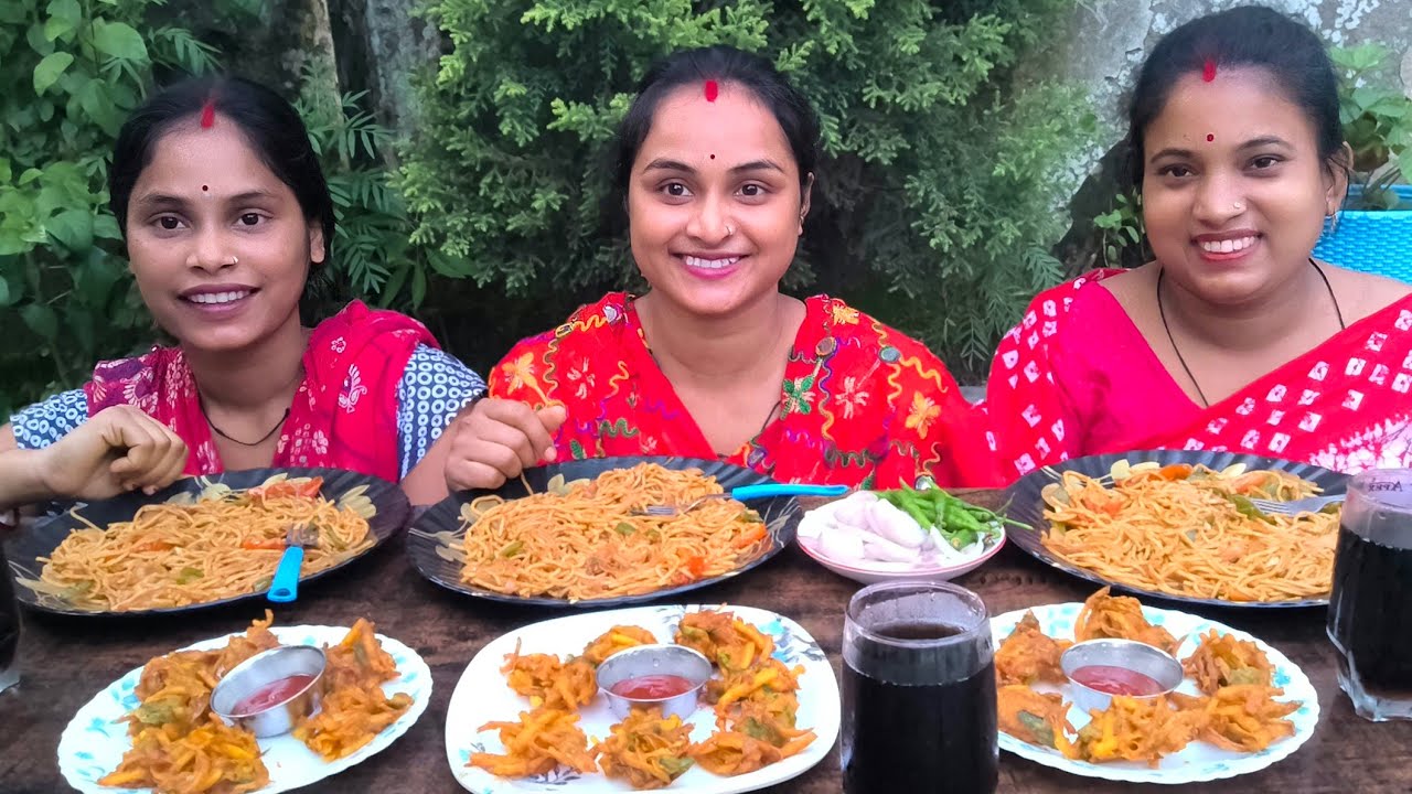 New video eating chaumin and pakoda red sauce and Coca-Cola mukhban ...