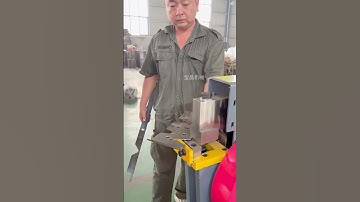 Small combined punching and shearing machine. #ironwork #machinery #cutting #punching #tools