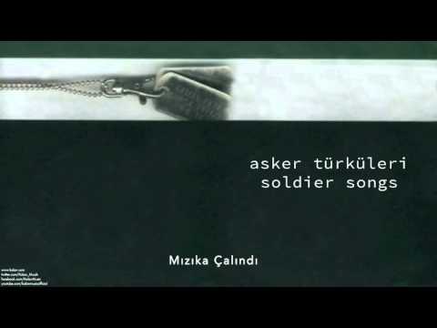 Tolga Sağ & Erdal Erzincan & Yılmaz Çelik - Mızıka Çalındı [ Asker Türküleri © 2003 Kalan Müzik ]