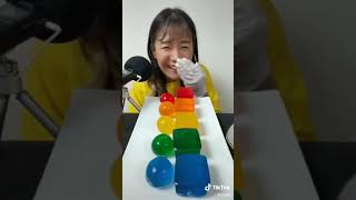 Asmr Yemek Vi̇deolari Koreli̇leri̇n Jeli̇bonlari