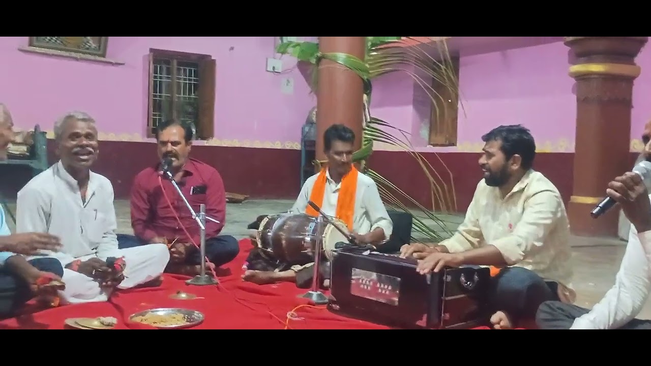 ಬ್ರಹ್ಮ ಮಾಡಿದ ಮನಿಯೋ ಎಂಟು ಕಂಬದ | ಗಂಡ ದೇವರ ಬಿಟ್ಟು ಕಂಡ ದೇವರಿಗ್ಹೋಗಿ ಕೈ ಮುಗಿವದು ಕನಿಷ್ಠ