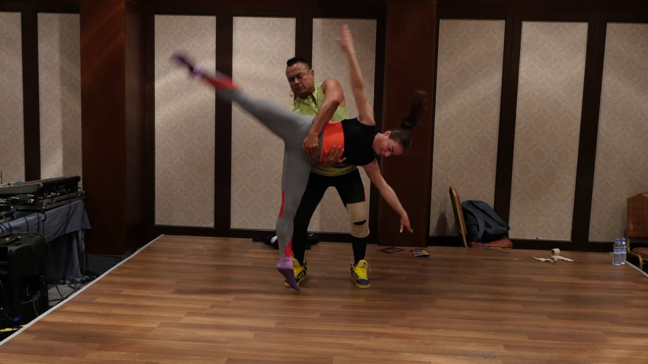 ⭐ Miler and Georgia ⭐ Salsa Dance Acrobatics Lifts Tricks Dips Tutorial