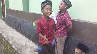 Wow.... Bocil Ini Jago Main Lato...lato....tepuk Pramuka...