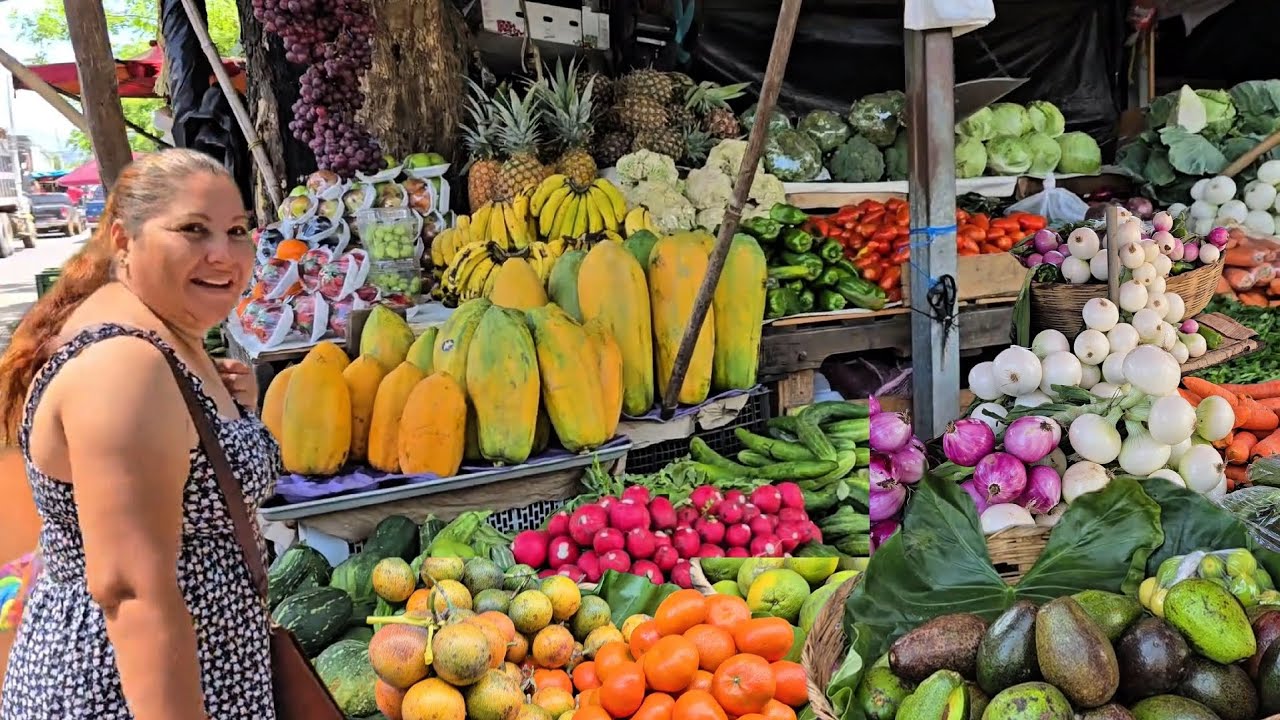 Comprando FRUTAS y VERDURAS frescas en El MERCADO en El Salvador.