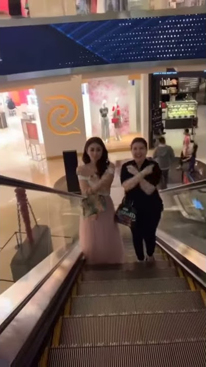 TANGGA MALL | Video Status WA LAGU TIK TOK LIKEE CocoFun IKLAN cewek cantik Viral Lucu Keren gokil