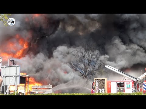 Regio bezaaid met resten zonnepanelen na vuurzee Noardburgum