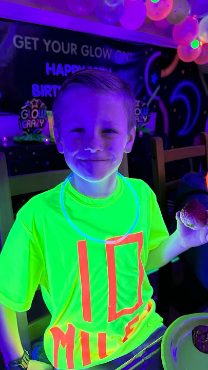 Neon Party Ideas #neonparty #party #birthday #glowparty