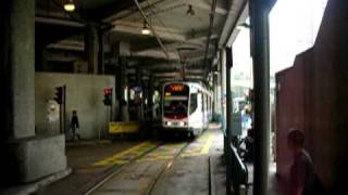 輕鐵507綫第四代拖卡列車(1112+1116)到達屯門碼頭總站(7號月台)