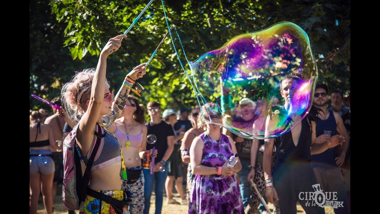 Cirque De La Quirk at The Isle of Wight Festival 2018 - YouTube