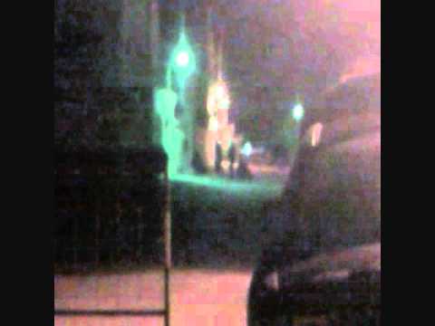 صدد شاب يحاورالمرتزقه ويفحمها لتبدأ بالشتم والضرب