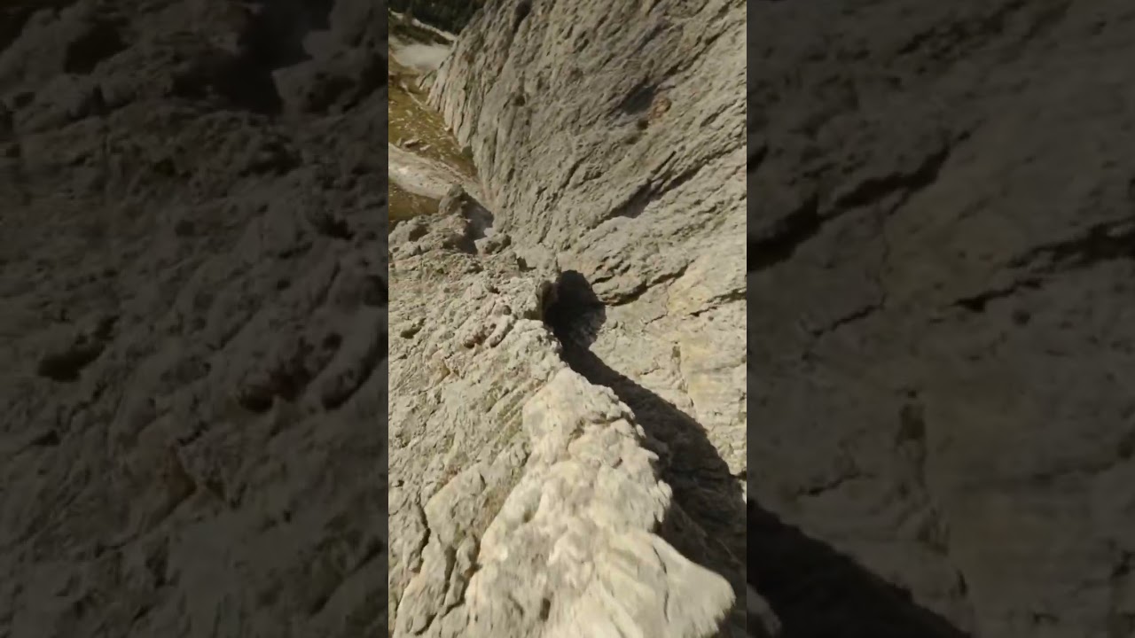 Mountain Fly | Cinematic FPV Drone (🎥: IG / cstfpv)