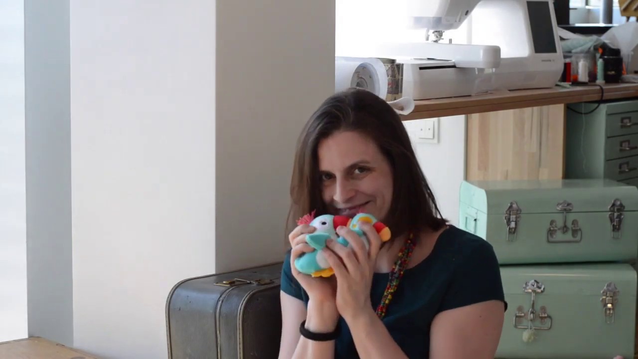 Sticken mit der Stickmaschine - Von der Idee zum fertigen Kuscheltierchen