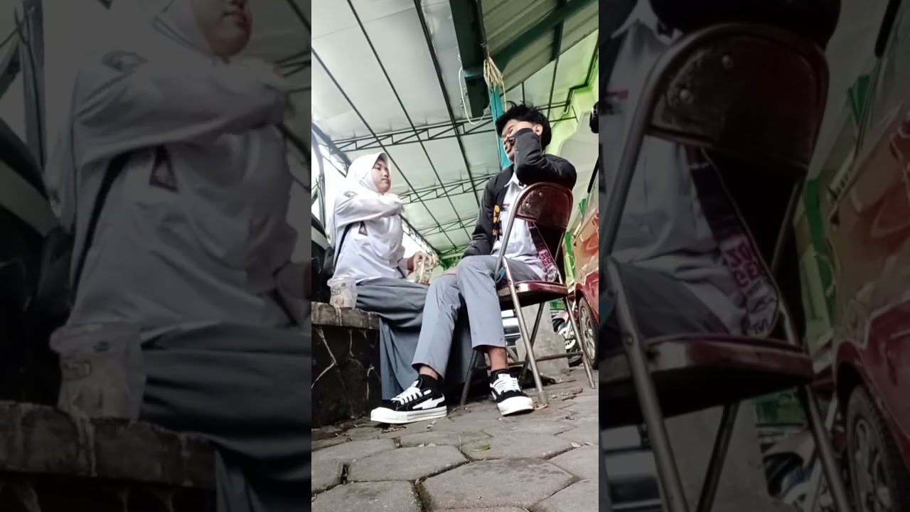 jajan bareng disekolah bawah pohon