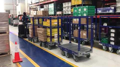 Industrial Shelf Carts at a facility in Mexico | FlexQube