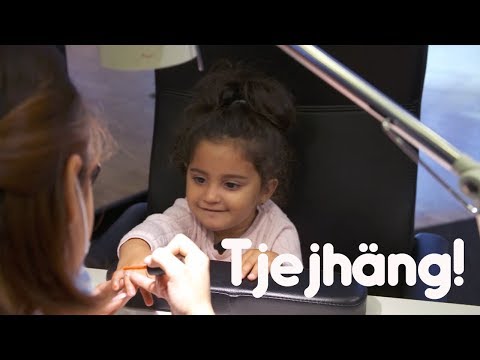 Video: Hur Du Klipper Ditt Barns Naglar