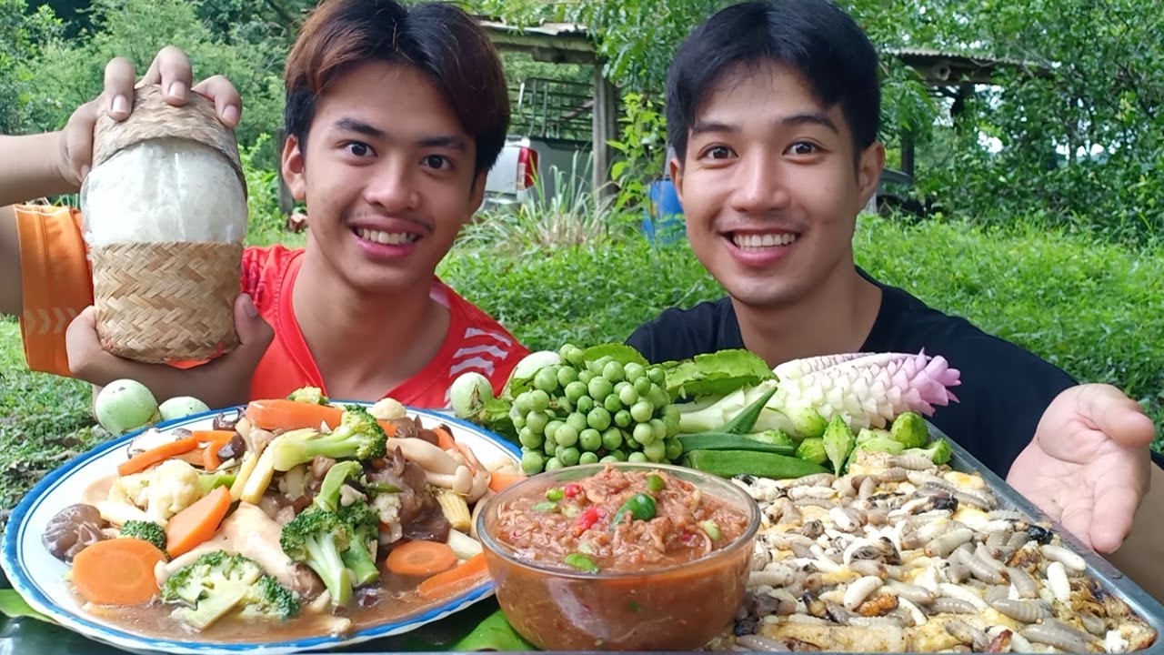 ไข่เจียวตัวต่อ ผัดผักรวม นํ้าพริกกะปิผักสดผักต้ม.