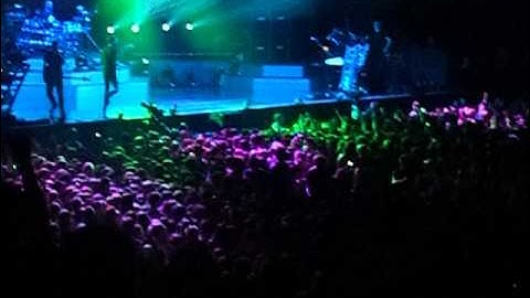 Example playing in the shadows moshpits