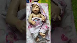 Dei Um Banho De Chuveiro Na Bebê Reborn Laurinha