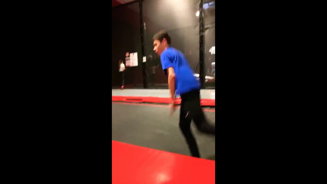 Trampoline Park mâcon 💙😈 YouTube