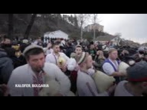 Video: Los cristianos ortodoxos se preparan para la Epifanía