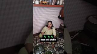 Chipkali 🦎🦎masti with bhabhi #chipkali #masti #sundayvibes #badimummy #prank #shorts #youtube