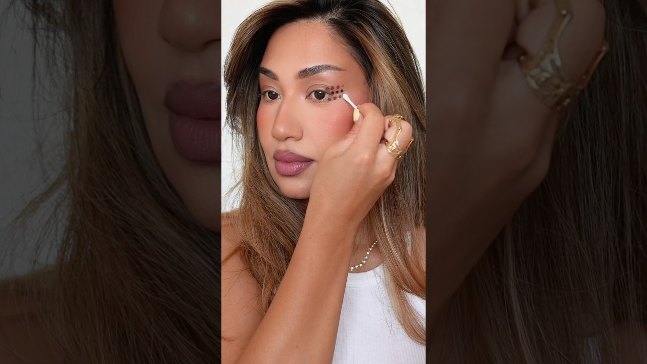 How to do double winged eyeliner in 2 min 💥 |Dilya M 