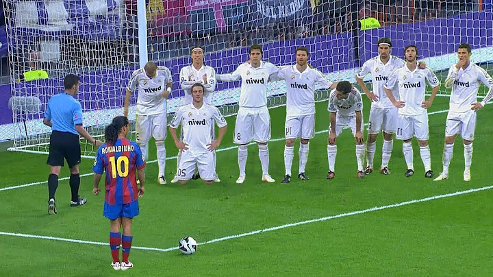 15 TIMES RONALDINHO SHOCKED THE WORLD