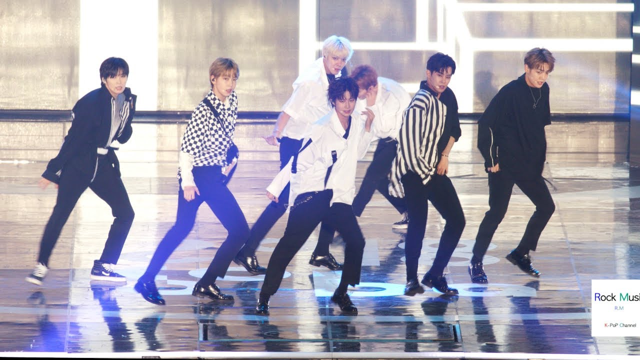 유앤비(UNB) Black Heart (블랙하트)[4K 60P RAW 직캠]@180830 락뮤직