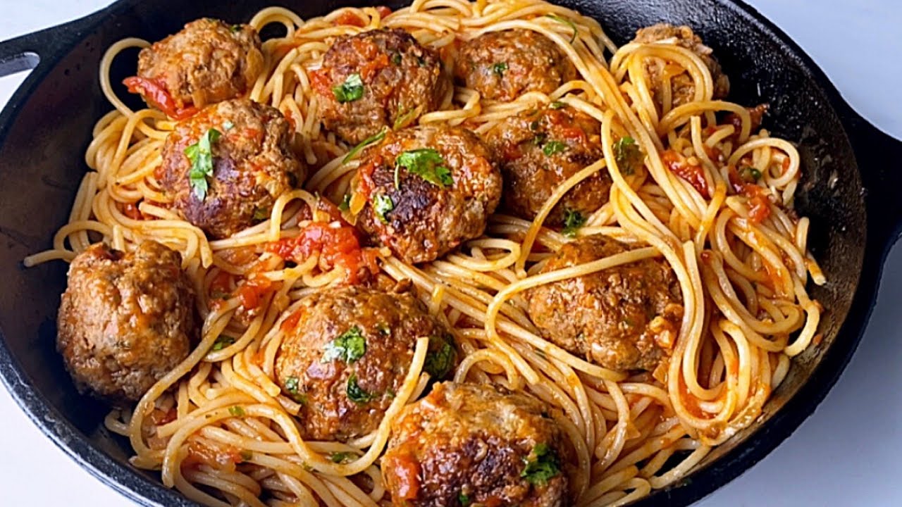 غدا سهل وسريع ( مكرونة بكرات اللحم والصلصة) من الذ الوصفات الايطالية الكلاسيكية