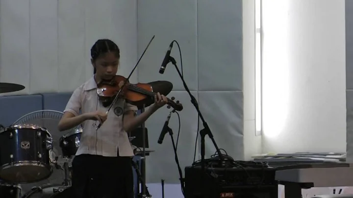 Violin: Tara(11Y) performing "A thousand years"  b...