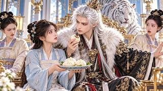 Scorned as a Lowly Maid, She Never Expected a Plate of Buns Would Make the Beast King Keep Her Close