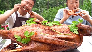 二哥今天做“熏大鵝”,皮香肉嫩,鮮香味濃,姐弟倆大口吃得好爽【鐵鍋視頻】 二哥今天做“熏大鵝”,皮香肉嫩,鮮香味濃,姐弟倆大口吃得好爽【鐵鍋視頻】