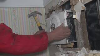 Ripping open a wallsafe inside house demolition #30!