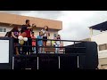 Assista: Ranna Andrade canta e encanta no centro da cidade de Guarabira