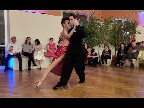 "Nueve Puntos" Elizabeth Cordone y Matias Rivas