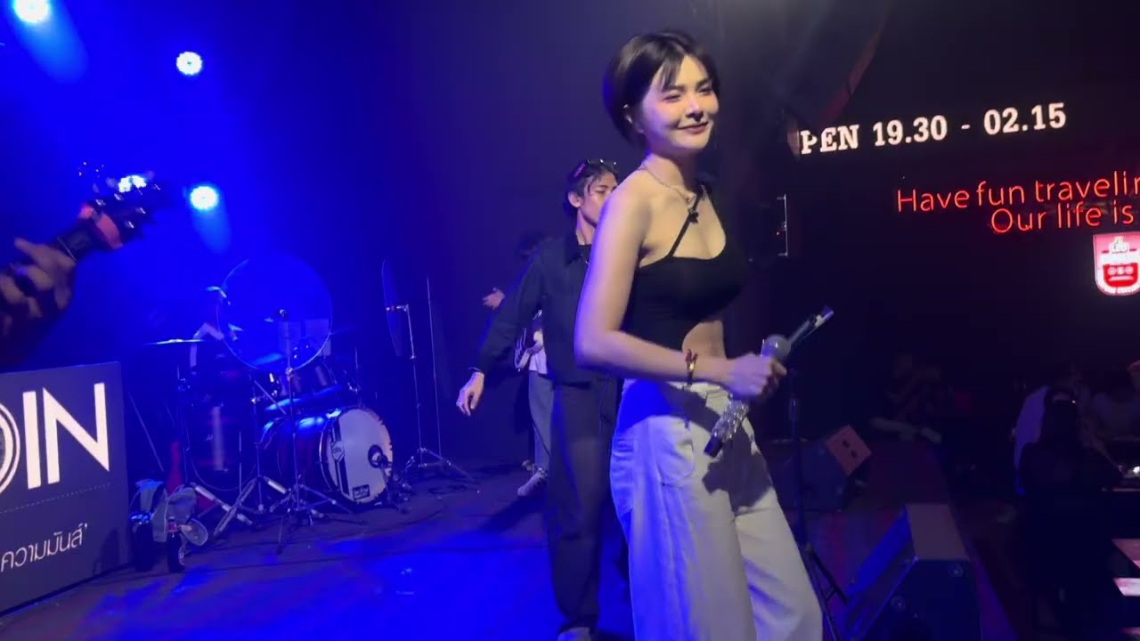 คณะ-วัลลภา in เวอร์จิ้น สระบุรี #คอนเสิร์ต #แสดงสดมันส์ๆ 