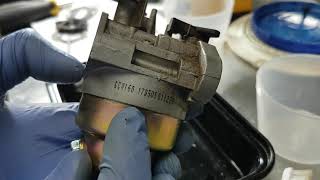 Cleaning a Huayi Carburetor off a Honda GCV160